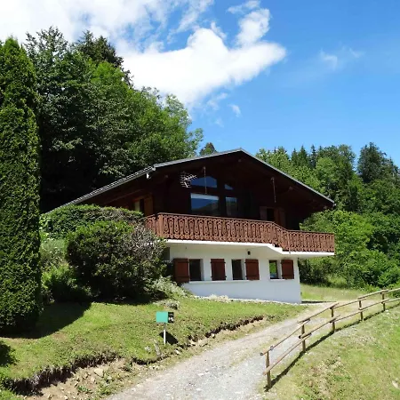 Les Oiseaux Bleus Chalet
