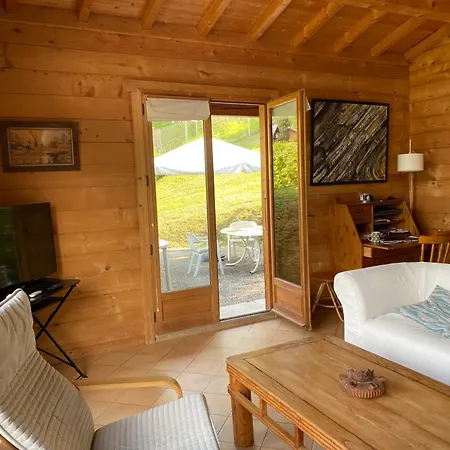 Les Oiseaux Bleus Chalet
